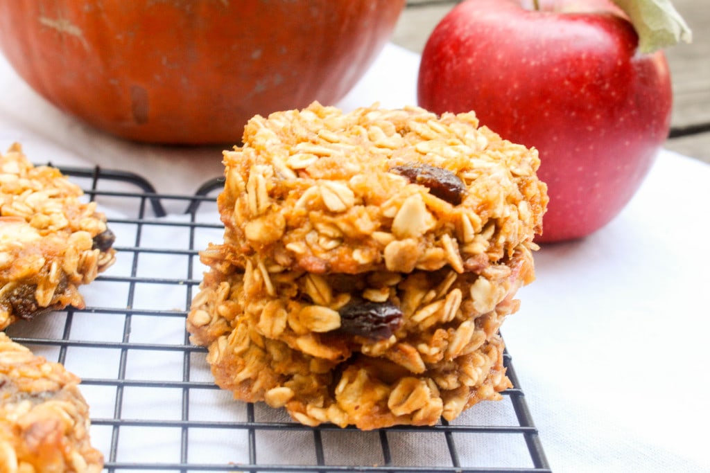These delicious cookies are chock full of fall flavor and healthy enough for breakfast! #glutenfree #vegan