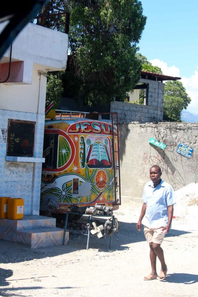 Haiti: A cancer diagnosis, a broken hip & a week in the poorest country in the western world | CatchingSeeds.com