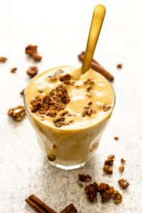 A healthy breakfast, this Low Sugar Sweet Potato Pie Smoothie is loaded with protein, fats, and fiber to keep you full until lunch! this 10 minute breakfast recipe is vegan, raw, paleo, and gluten free! Plus, it tastes like a slice of pie. | CatchingSeeds.com